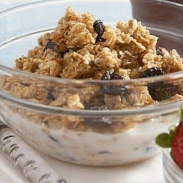 Homemade hemp granola