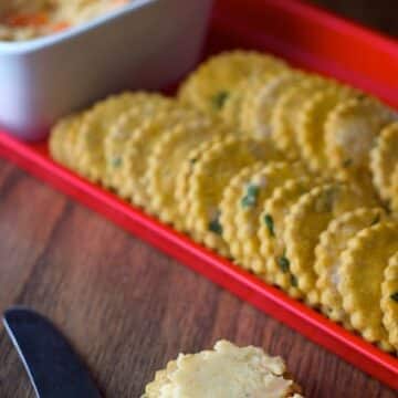 gluten-free vegan cilantro crackers