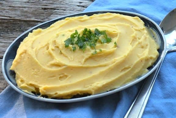 https://www.vegkitchen.com/wp-content/uploads/2012/09/Mashed-white-and-sweet-potatoes2.jpg