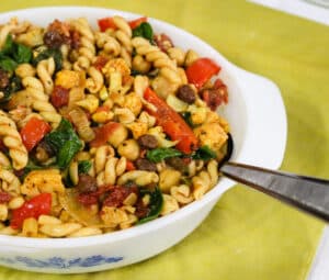 Pasta Curry with Cauliflower and Chickpeas | VegKitchen