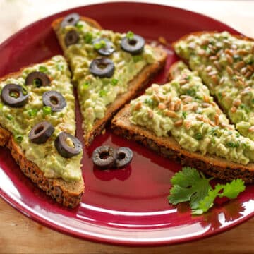 Avocado and chickpea sandwich spread