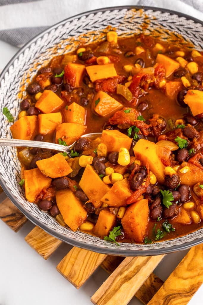 Sweet Potato Black Bean Chili - Vegan Recipes By Vegkitchen