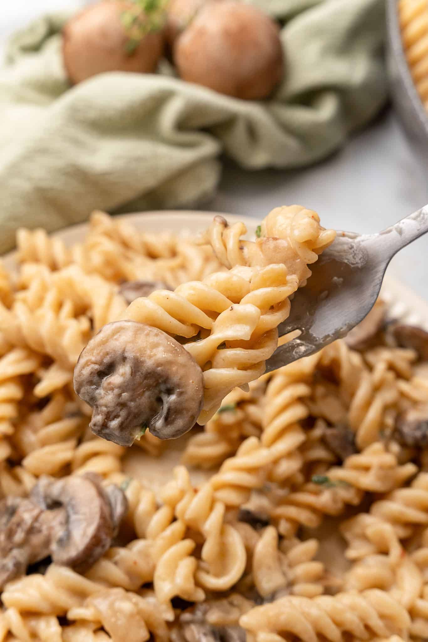 vegan creamy mushroom pasta