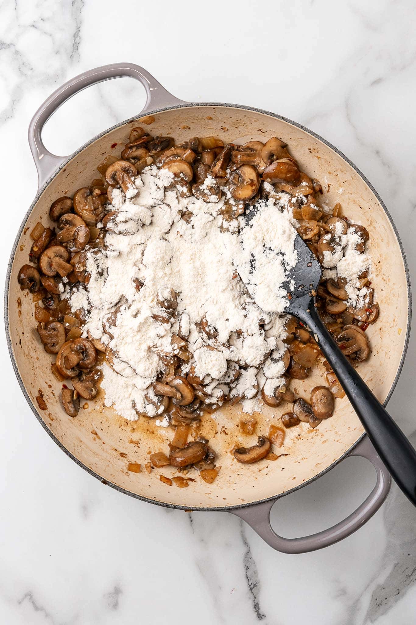 vegan creamy mushroom pasta